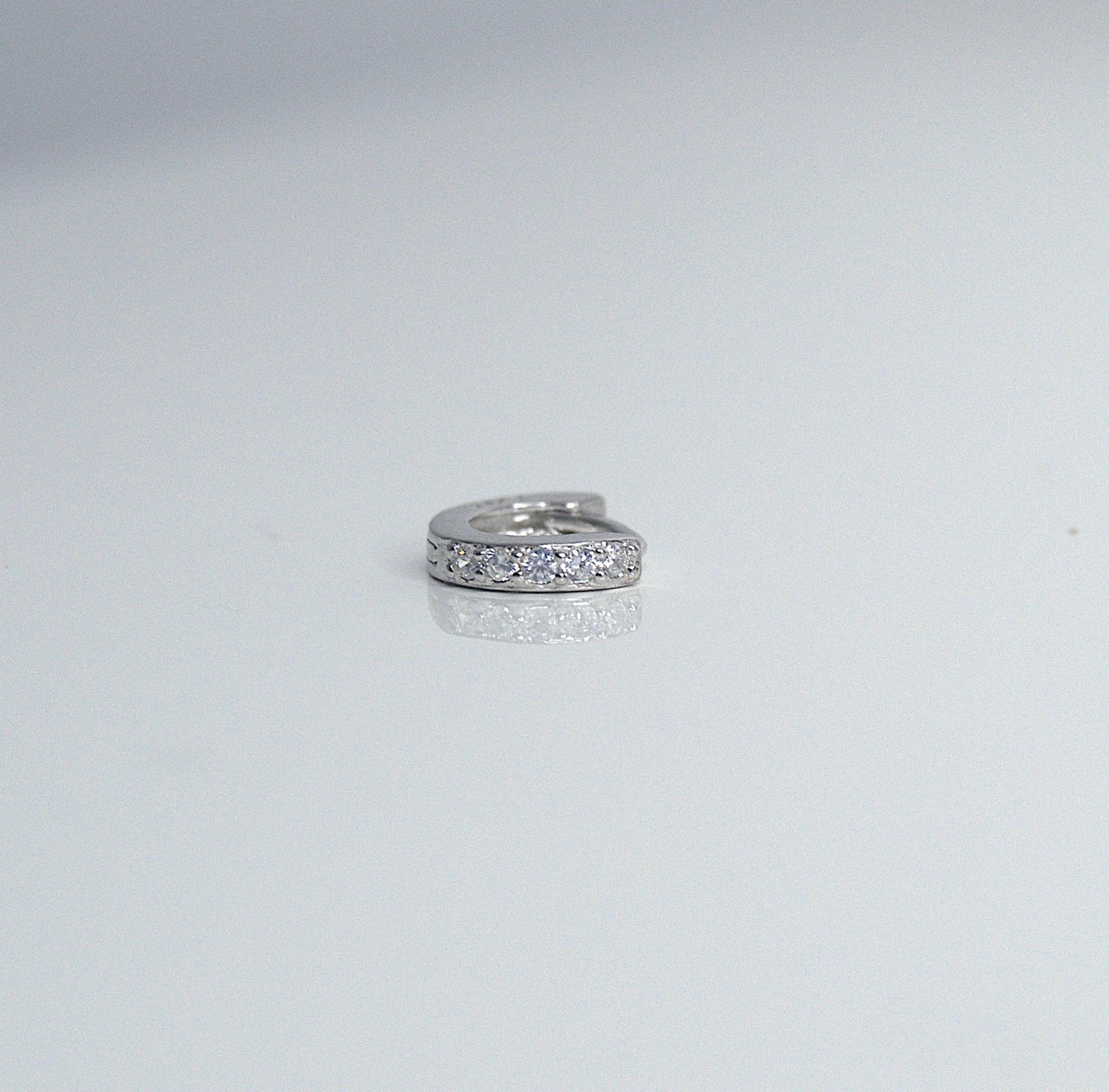 Cartilage Crystal Huggies - Heloga Pratas