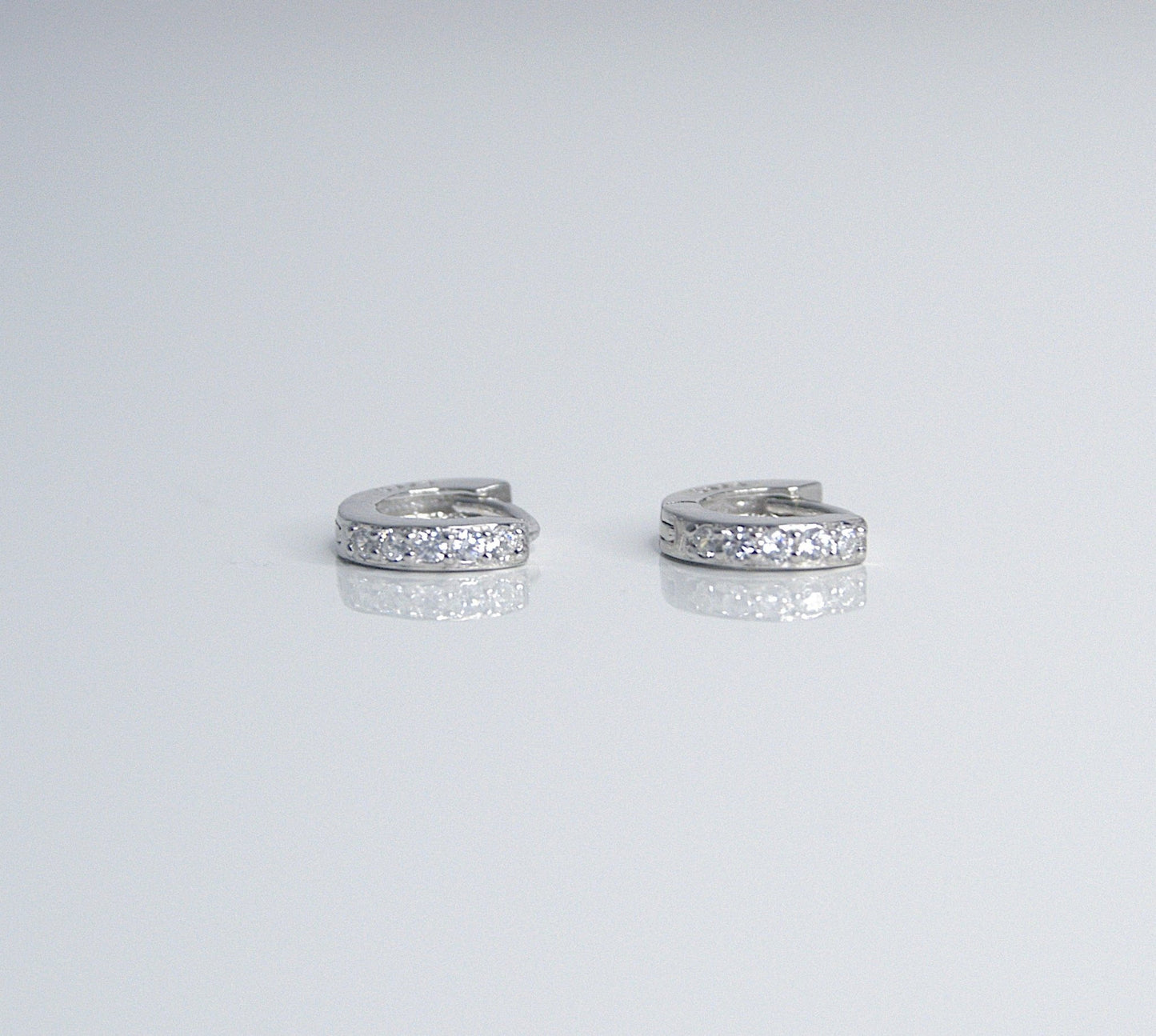Cartilage Crystal Huggies - Heloga Pratas