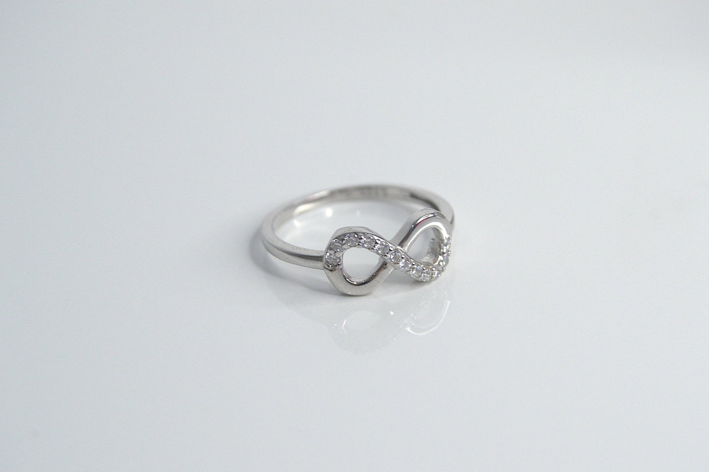 The Infinite Ring - Heloga Pratas