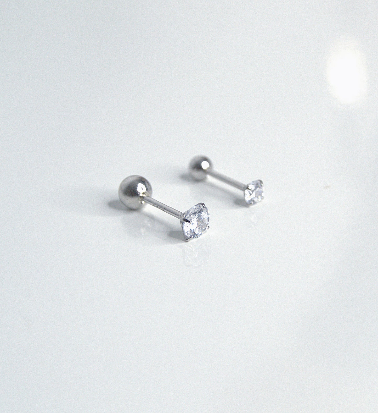 Round Zirconia Piercing Stud