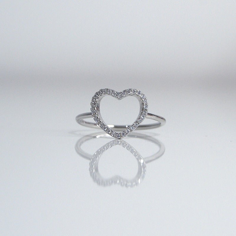 Crystal Hollow Heart Ring - Heloga Pratas