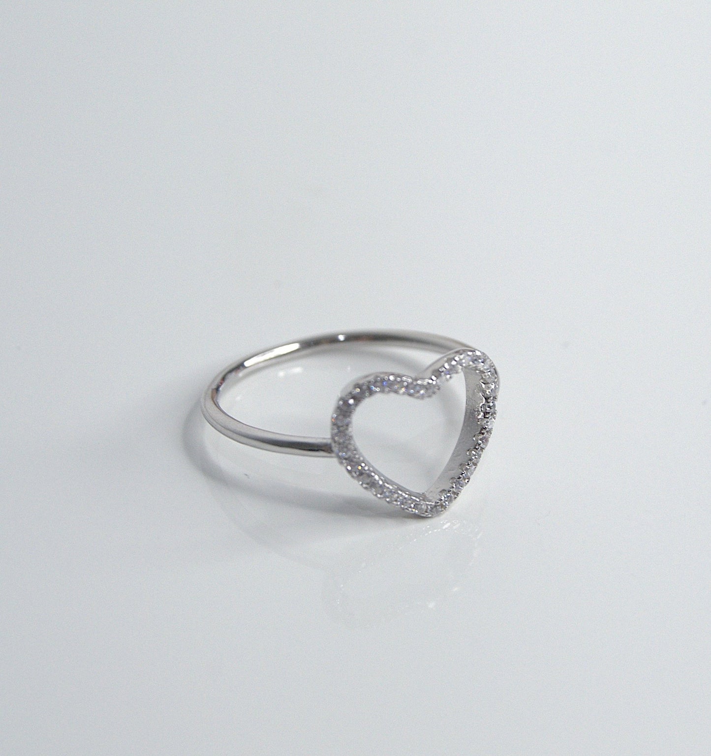 Crystal Hollow Heart Ring - Heloga Pratas