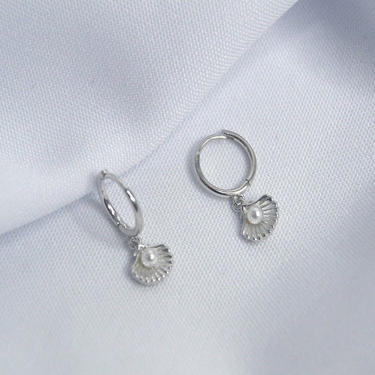 Shell and Pearl Hoop Earrings - Heloga Pratas